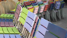 Bunte Stühle