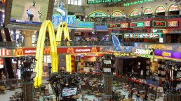 Canal Walk Food Court at Century City, Foto by Henry M. Trotter